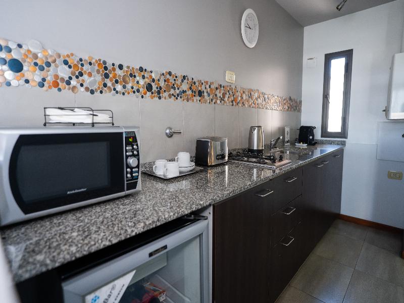 Kube Apartments Express image