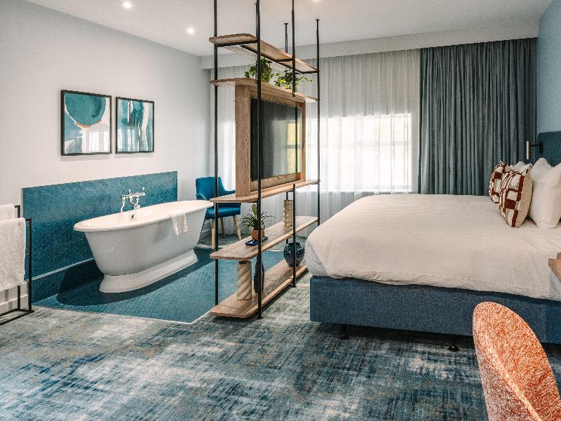 Voco Winchester Hotel & Spa image