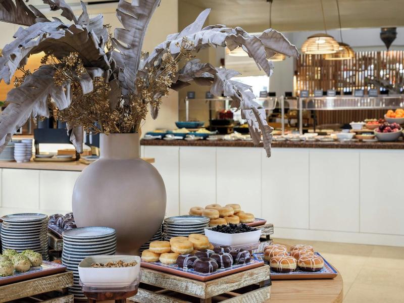 Marriott'S Marbella Beach Resort image