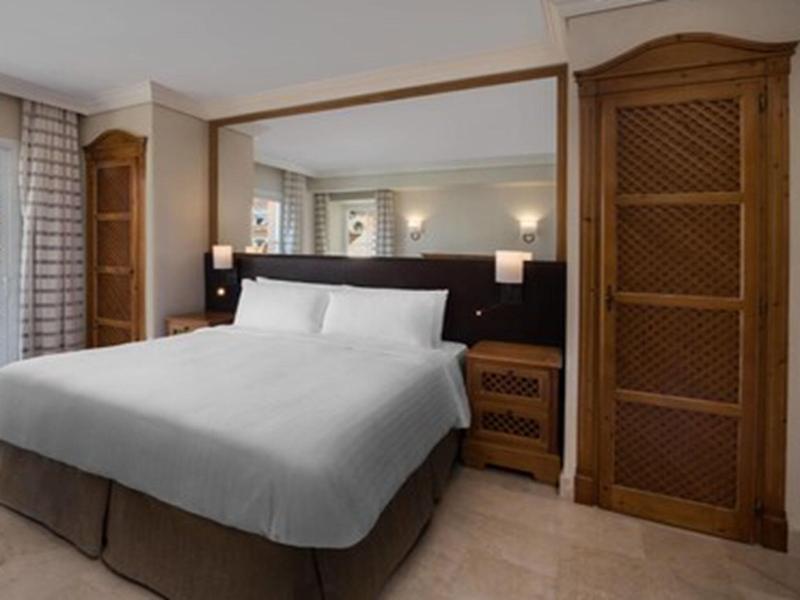 Marriott'S Marbella Beach Resort image