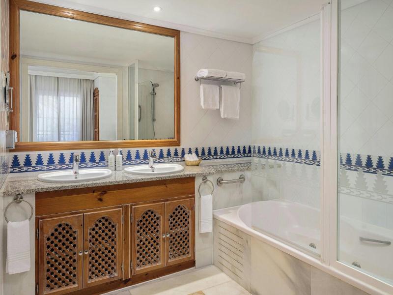 Marriott'S Marbella Beach Resort image