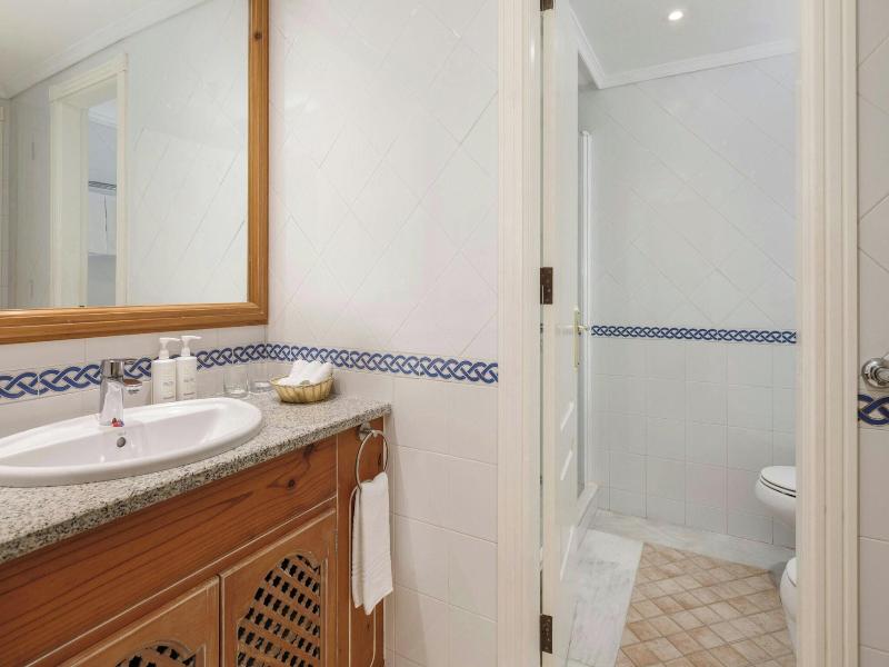 Marriott'S Marbella Beach Resort image