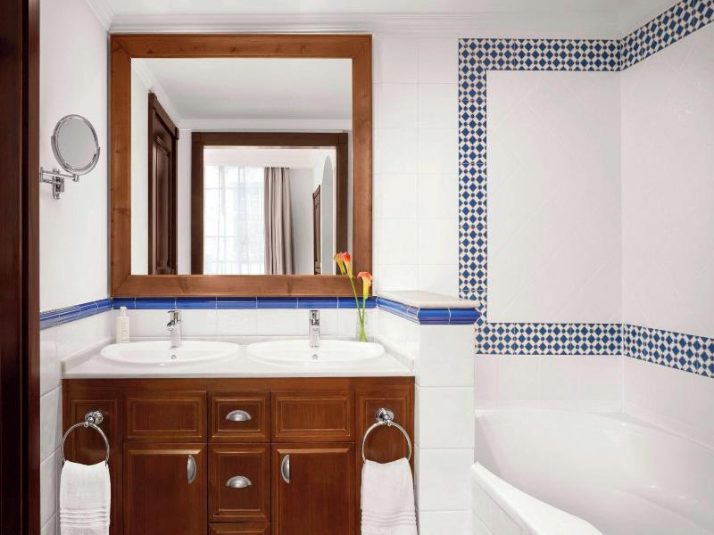 Marriott'S Playa Andaluza image