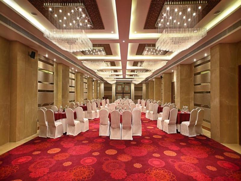 Fortune Select SG Highway Ahmedabad ITC Hotels image