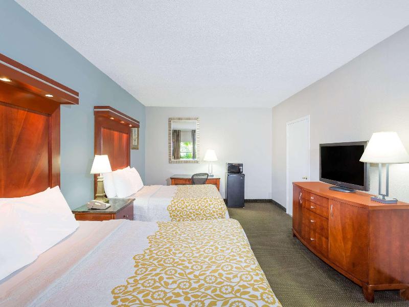 Days Inn by Wyndham Miami Airport North image