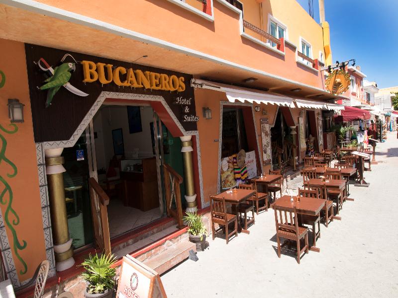 Bucaneros image