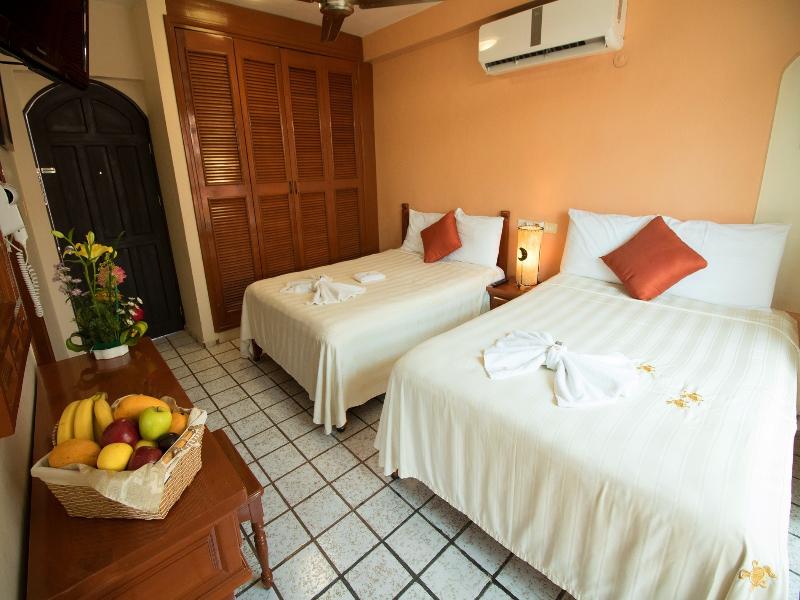 Bucaneros image