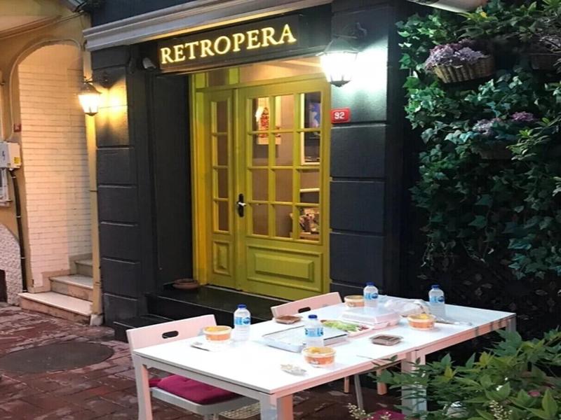 Retropera Hotel image