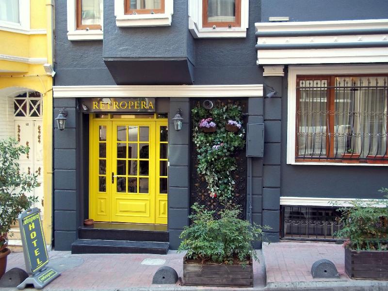 Retropera Hotel image