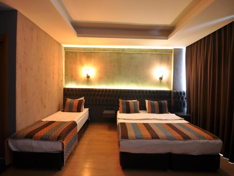 Retropera Hotel image
