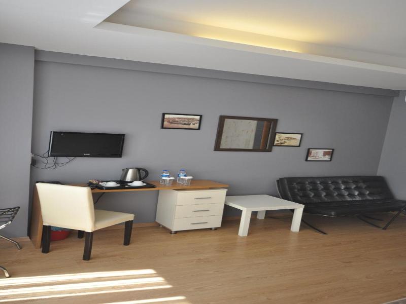 Retropera Hotel image