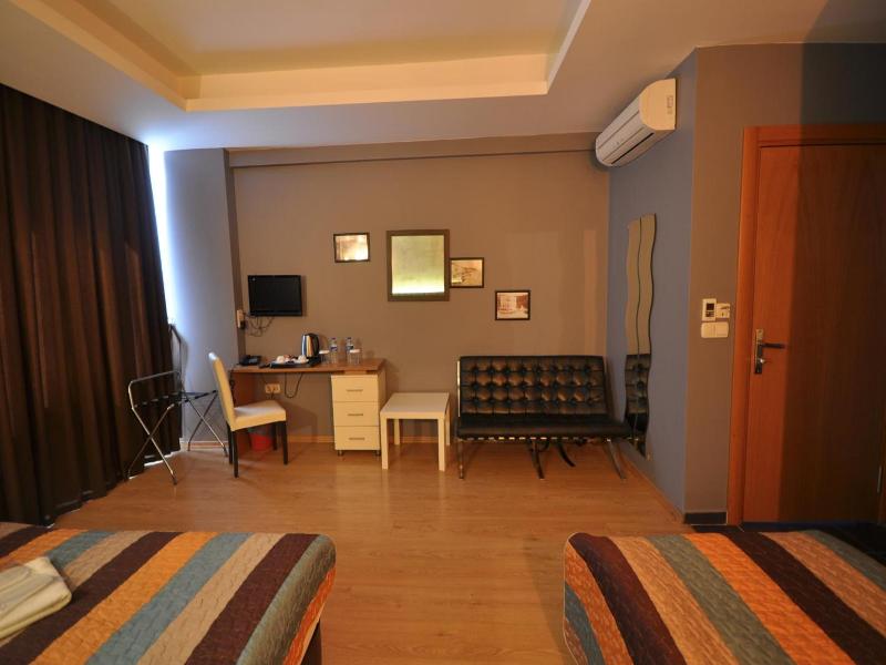 Retropera Hotel image