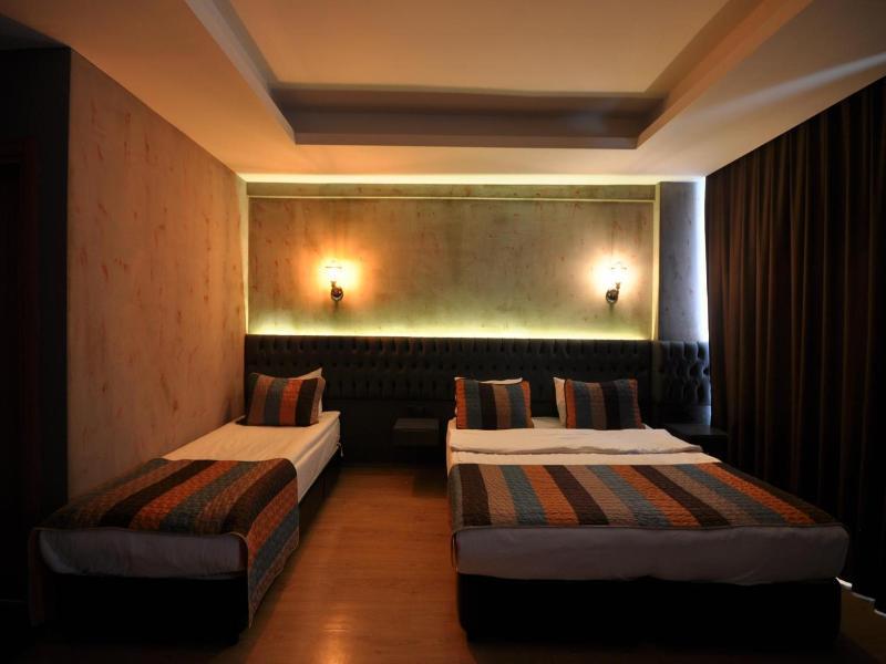 Retropera Hotel image
