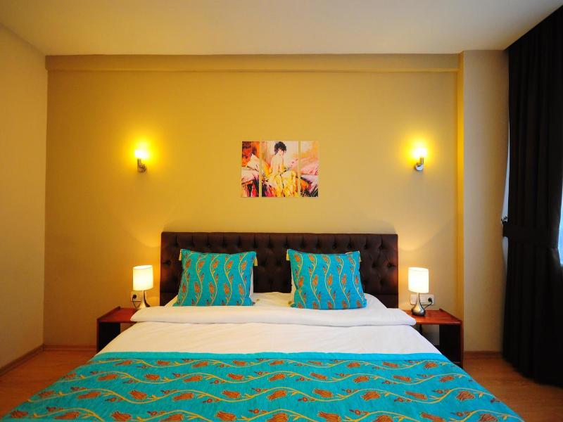 Retropera Hotel image