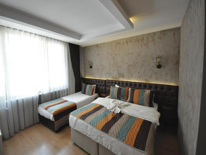 Retropera Hotel image