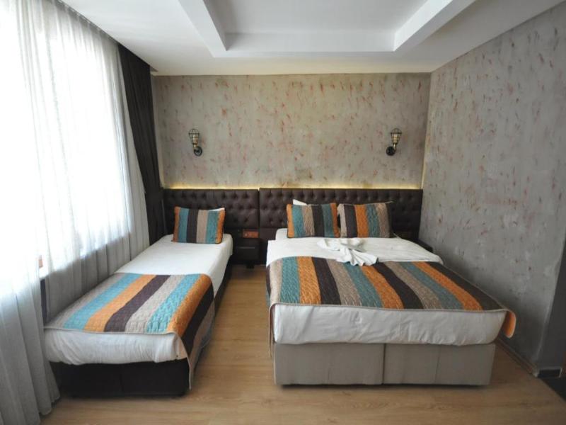 Retropera Hotel image