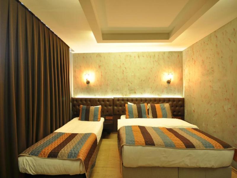 Retropera Hotel image
