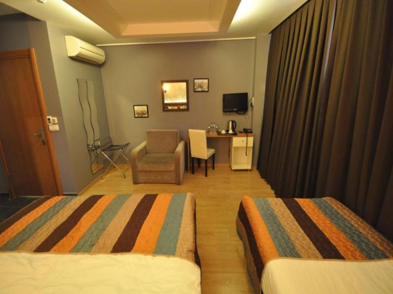 Retropera Hotel image