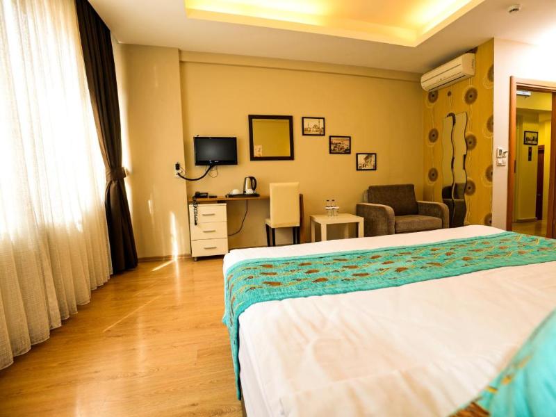 Retropera Hotel image