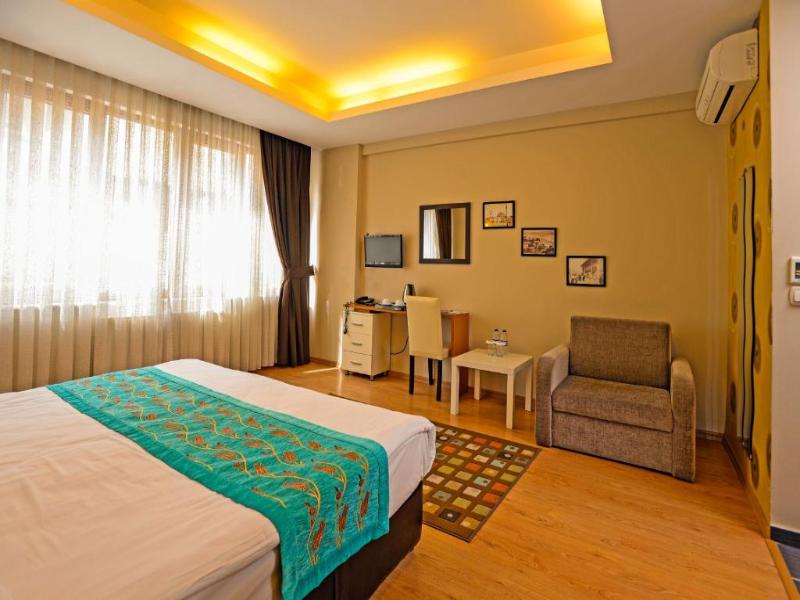 Retropera Hotel image