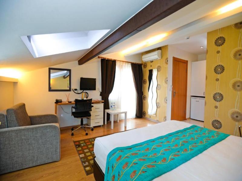 Retropera Hotel image