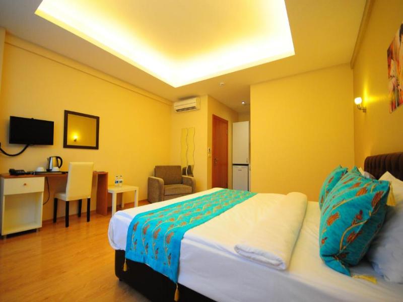 Retropera Hotel image
