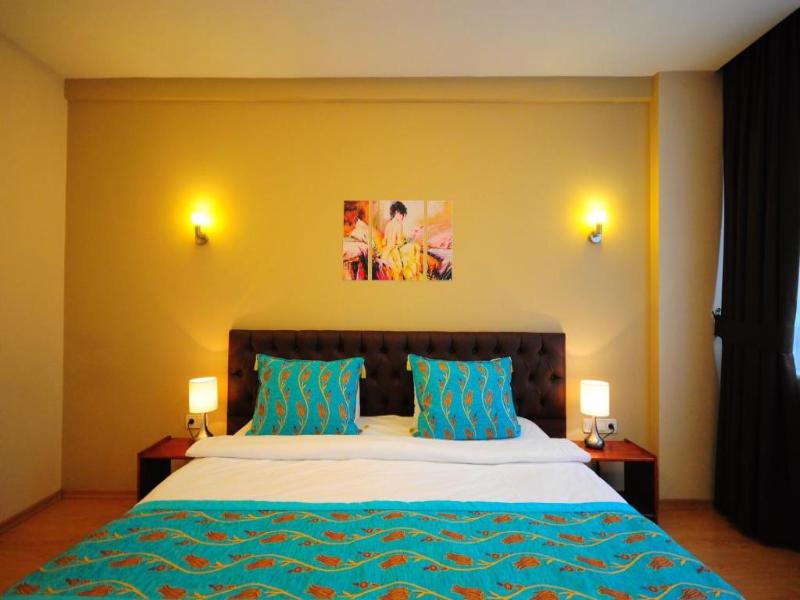Retropera Hotel image