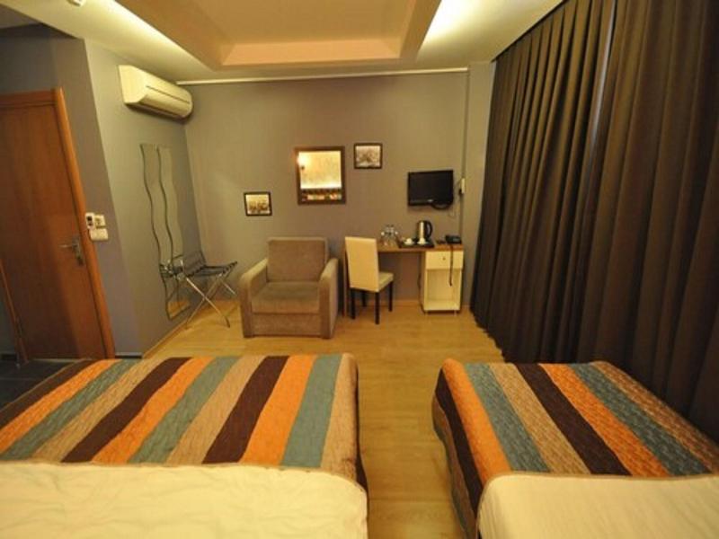 Retropera Hotel image