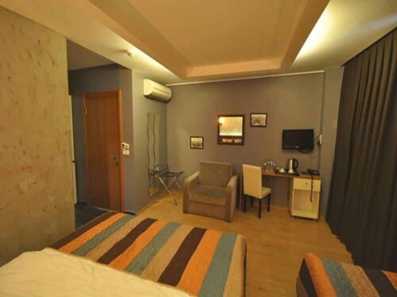 Retropera Hotel image