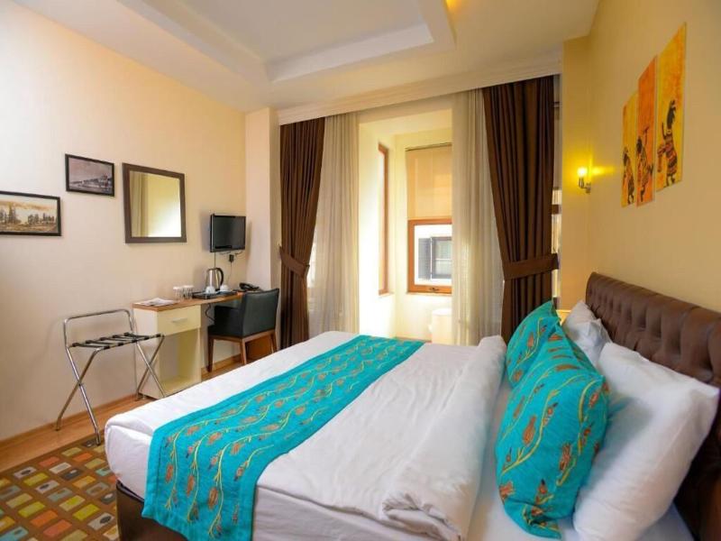 Retropera Hotel image