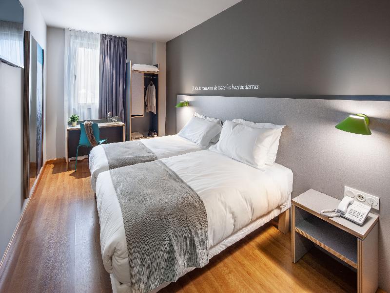 Ibis Styles Pamplona Noain image