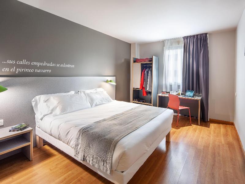 Ibis Styles Pamplona Noain image