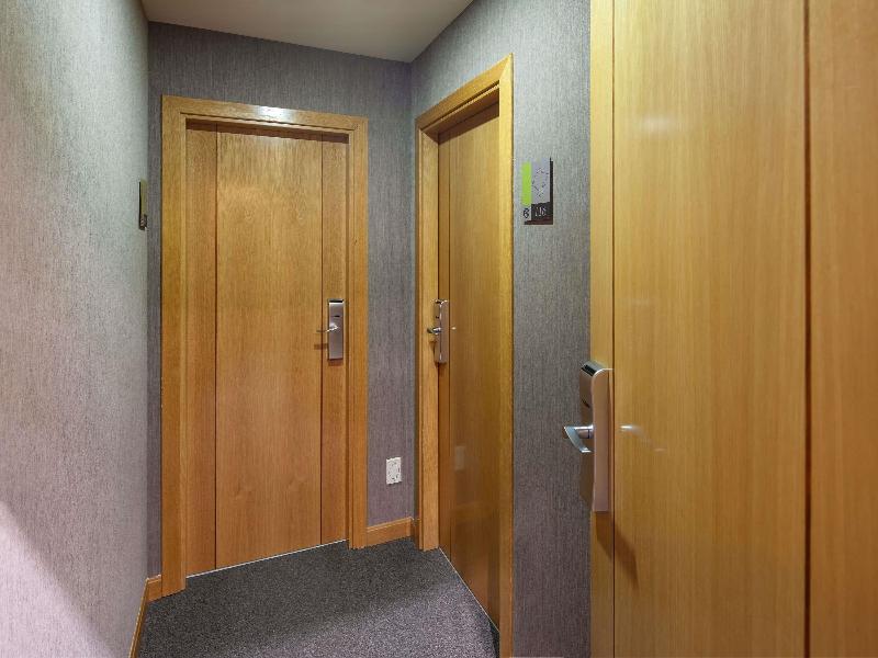 Ibis Styles Pamplona Noain image