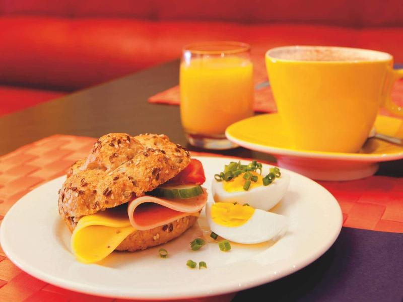 Vienna House Easy By Wyndham Rostock image