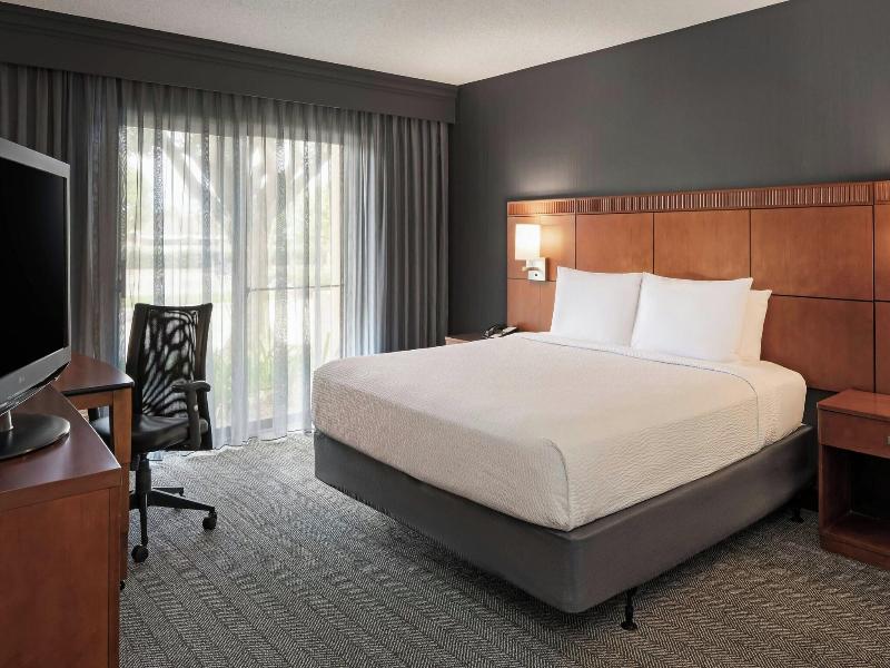 Courtyard Anaheim Buena Park image