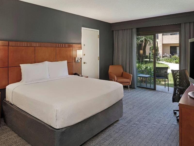 Courtyard Anaheim Buena Park image