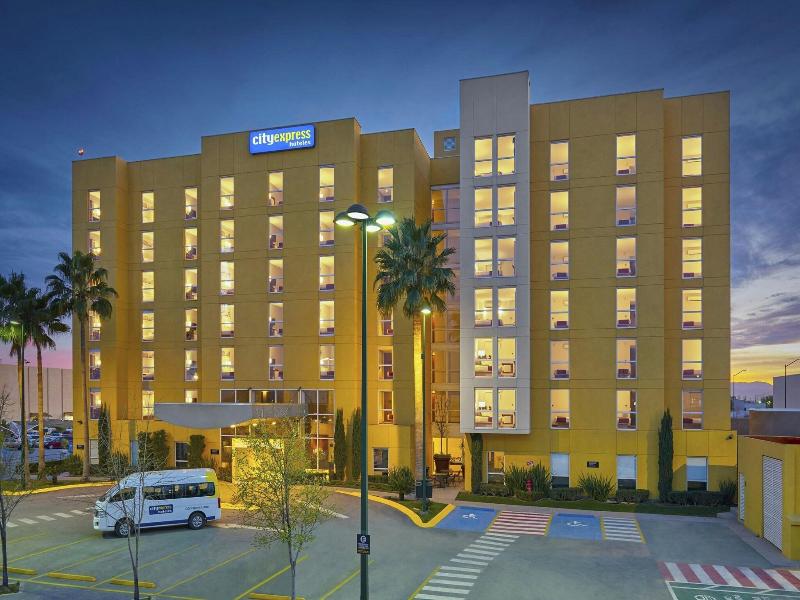 City Express by Marriott Torreon image