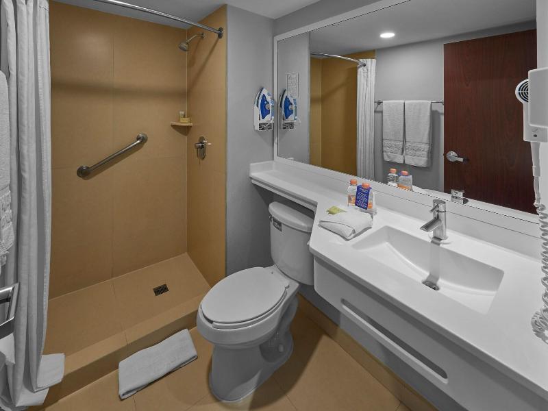 City Express by Marriott Torreon image