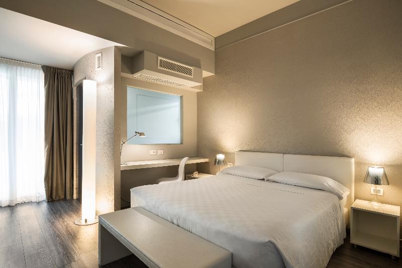 Mo.Om Hotel image
