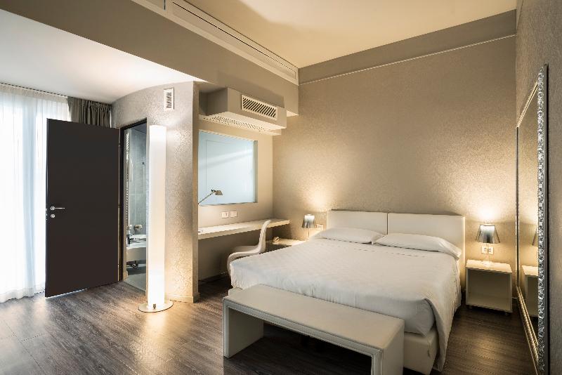 Mo.Om Hotel image