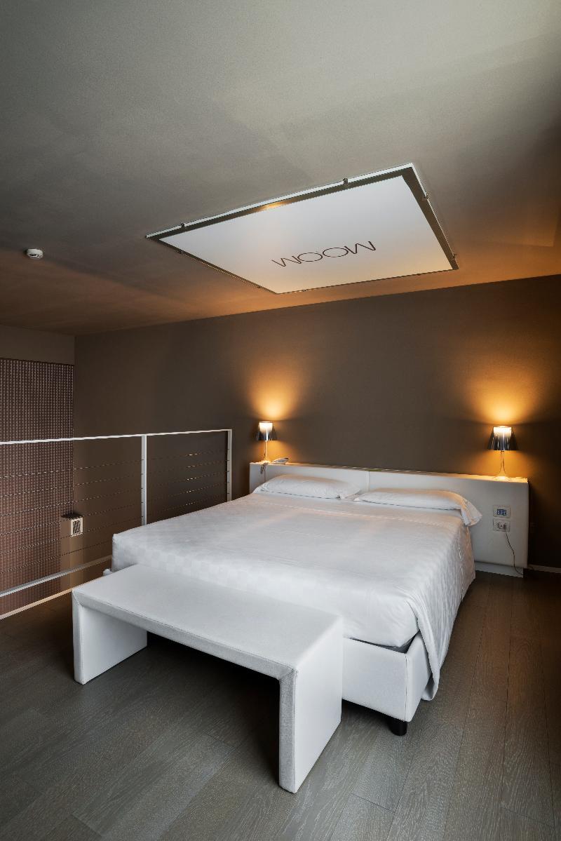 Mo.Om Hotel image