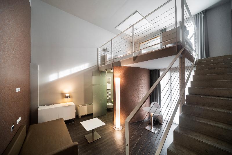 Mo.Om Hotel image
