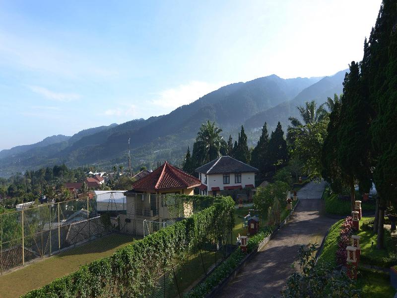 The Jayakarta Inn AND Villas Cisarua Mountain Resort