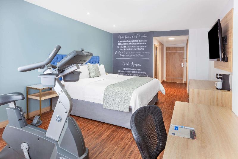 Tryp By Wyndham Guayaquil Airport image