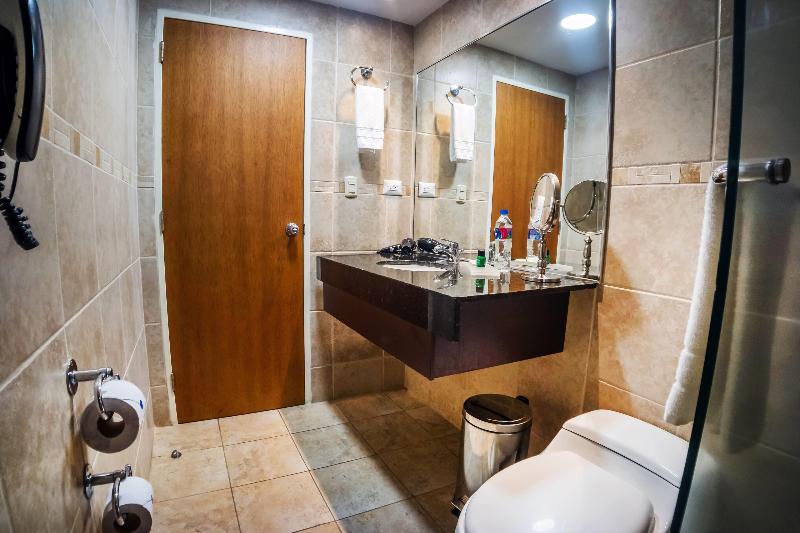 Tryp By Wyndham Guayaquil Airport image