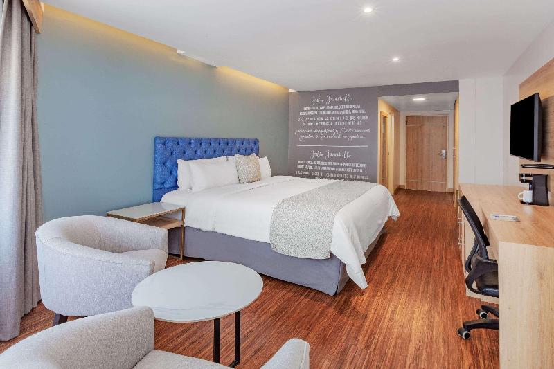 Tryp By Wyndham Guayaquil Airport image