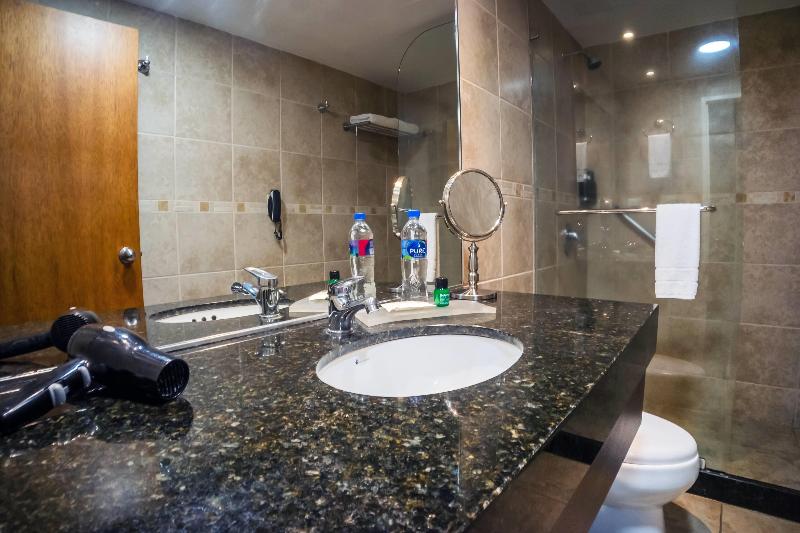 Tryp By Wyndham Guayaquil Airport image