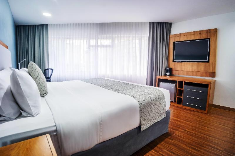 Tryp By Wyndham Guayaquil Airport image