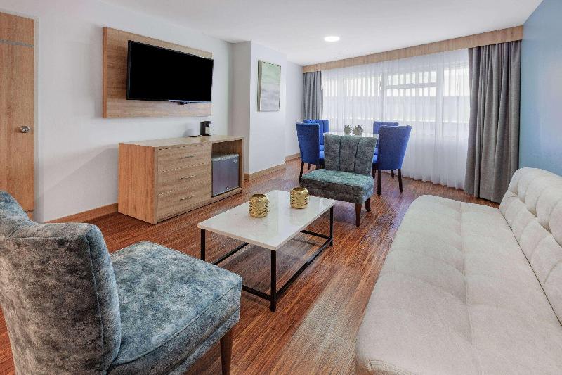 Tryp By Wyndham Guayaquil Airport image