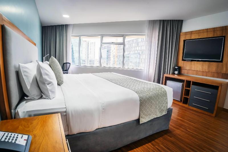 Tryp By Wyndham Guayaquil Airport image